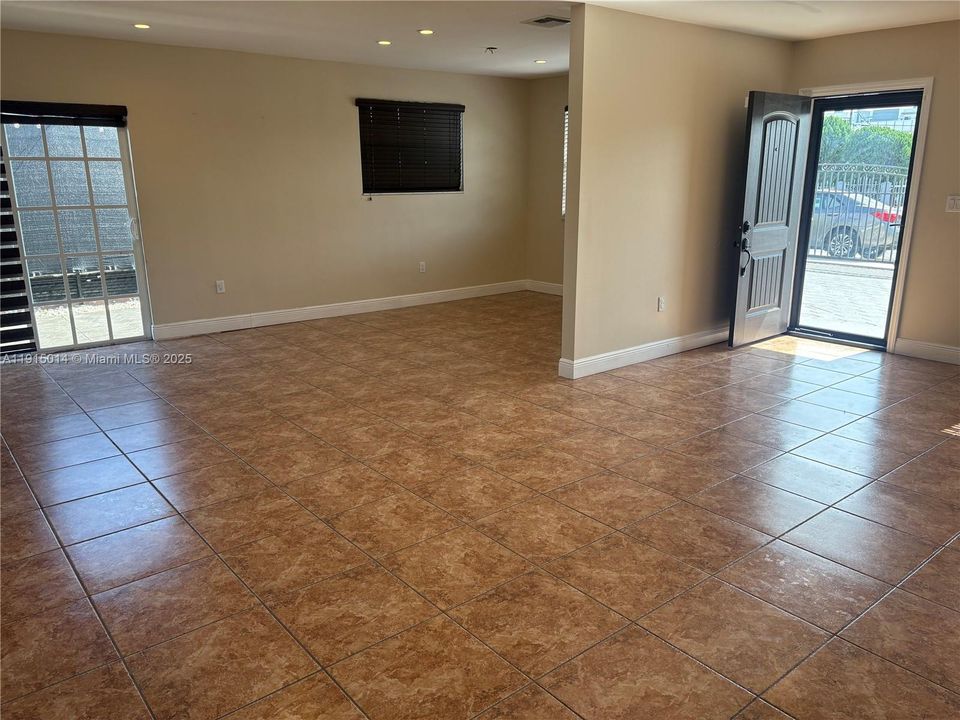 For Rent: $4,750 (5 beds, 4 baths, 3288 Square Feet)