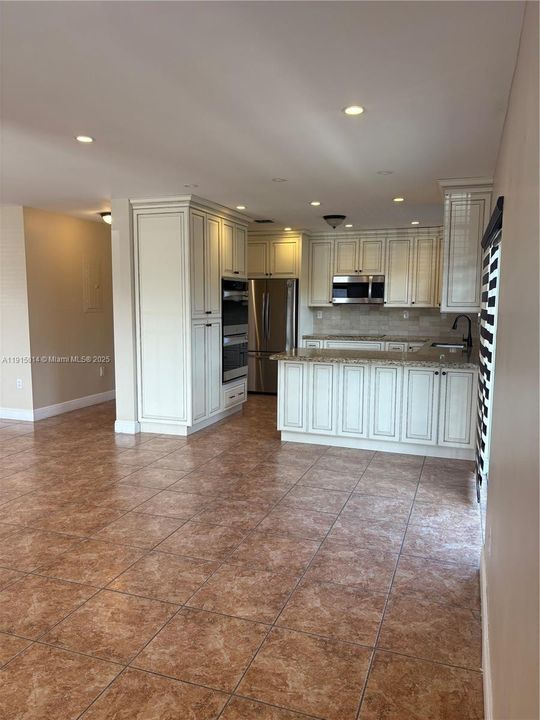 For Rent: $4,750 (5 beds, 4 baths, 3288 Square Feet)