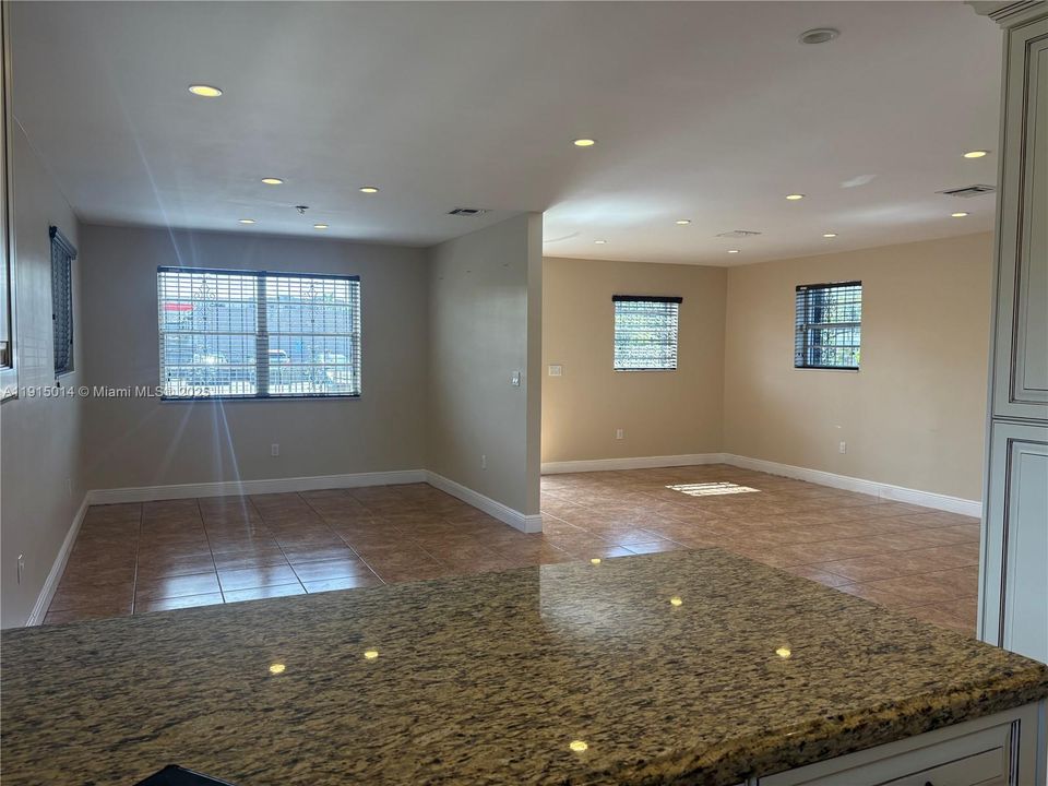 For Rent: $4,750 (5 beds, 4 baths, 3288 Square Feet)