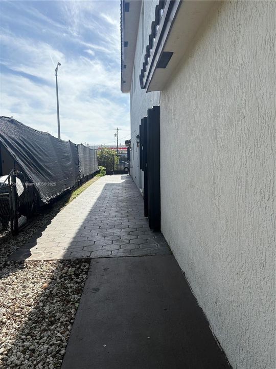 For Rent: $4,750 (5 beds, 4 baths, 3288 Square Feet)