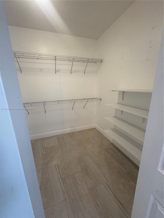 For Rent: $4,750 (5 beds, 4 baths, 3288 Square Feet)