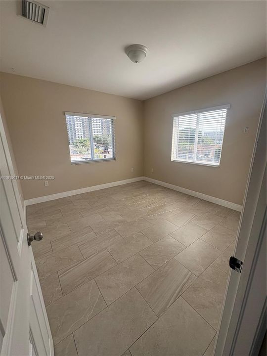 For Rent: $4,750 (5 beds, 4 baths, 3288 Square Feet)