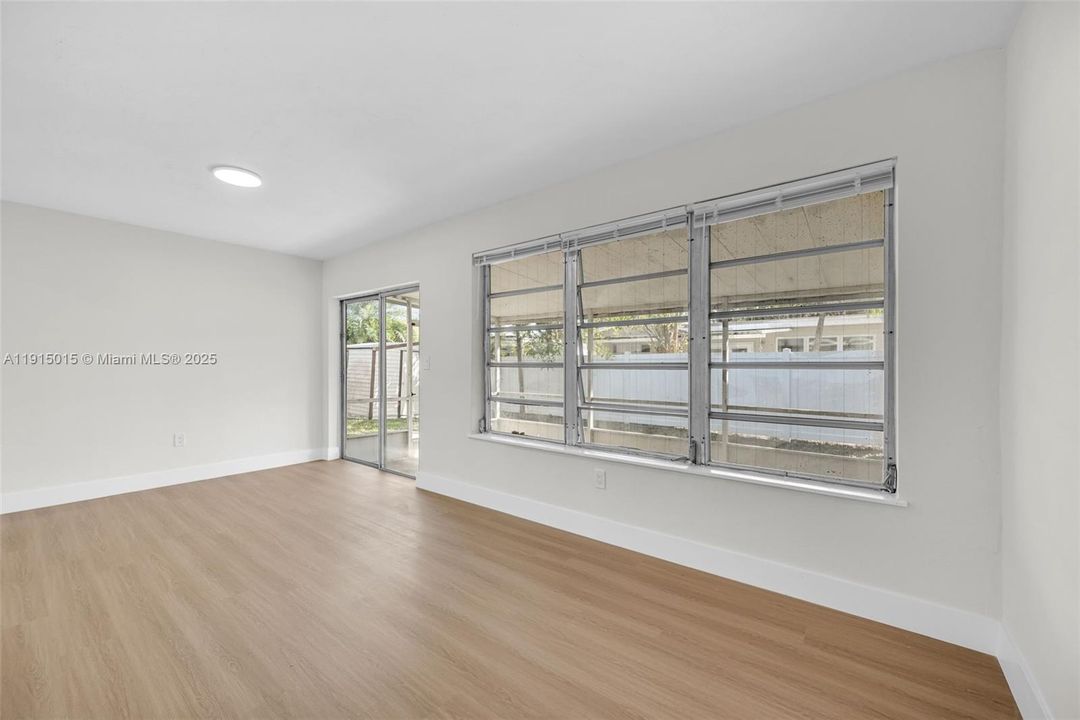 待售: $615,000 (4 贝兹, 2 浴室, 1909 平方英尺)