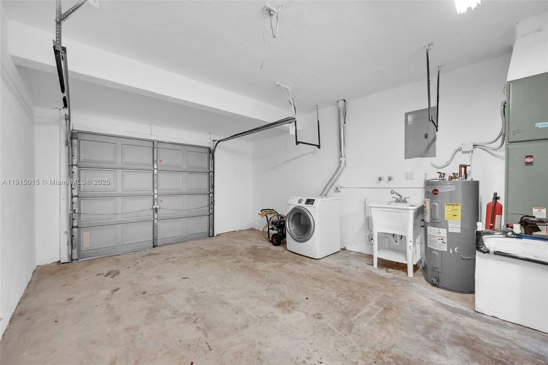 待售: $615,000 (4 贝兹, 2 浴室, 1909 平方英尺)