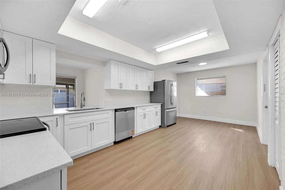 待售: $615,000 (4 贝兹, 2 浴室, 1909 平方英尺)