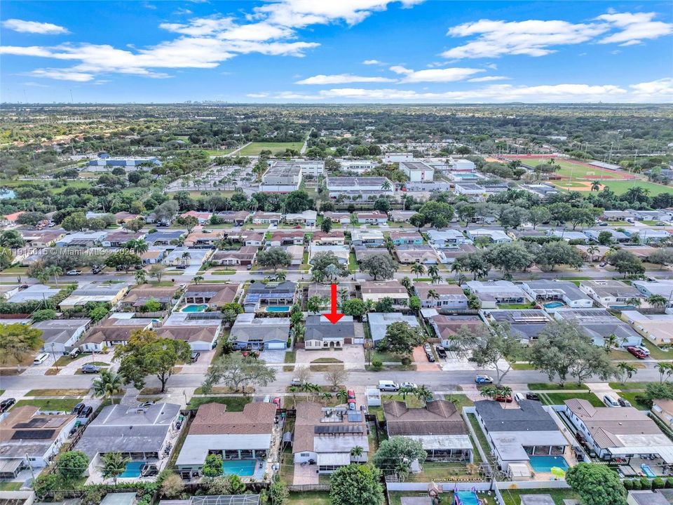 待售: $615,000 (4 贝兹, 2 浴室, 1909 平方英尺)