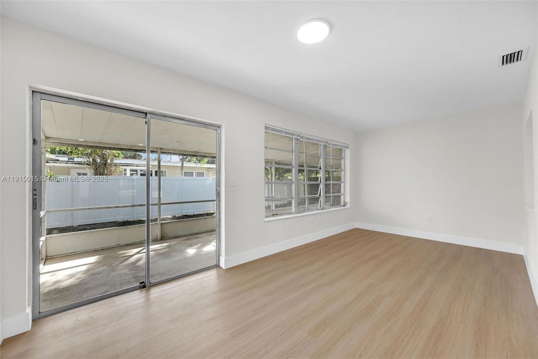 待售: $615,000 (4 贝兹, 2 浴室, 1909 平方英尺)