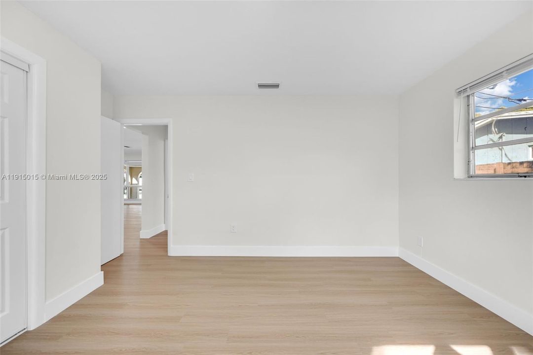 待售: $615,000 (4 贝兹, 2 浴室, 1909 平方英尺)