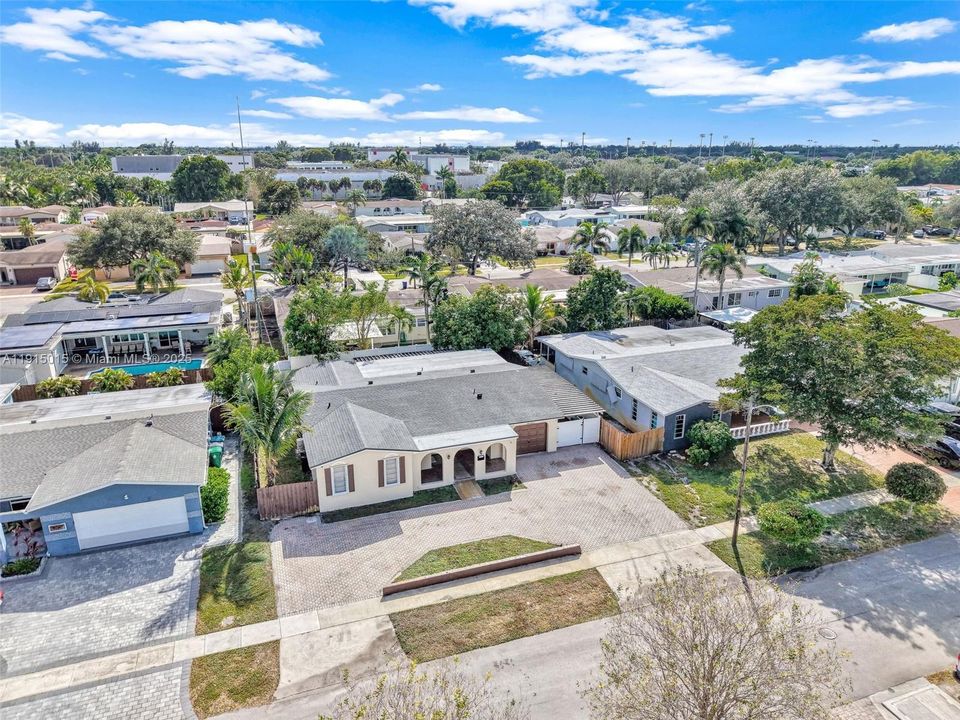 待售: $615,000 (4 贝兹, 2 浴室, 1909 平方英尺)