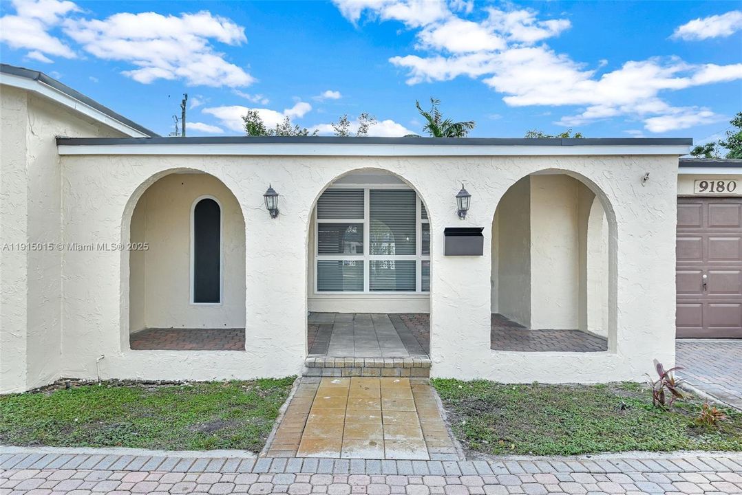 待售: $615,000 (4 贝兹, 2 浴室, 1909 平方英尺)