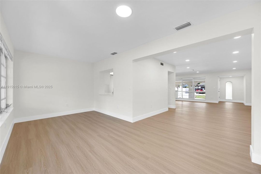 待售: $615,000 (4 贝兹, 2 浴室, 1909 平方英尺)