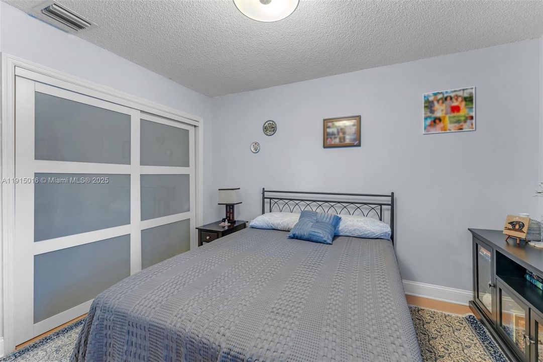 待售: $837,000 (4 贝兹, 2 浴室, 2458 平方英尺)