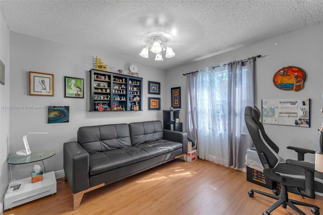 待售: $837,000 (4 贝兹, 2 浴室, 2458 平方英尺)