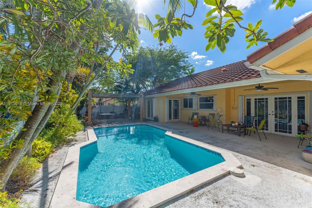 待售: $837,000 (4 贝兹, 2 浴室, 2458 平方英尺)