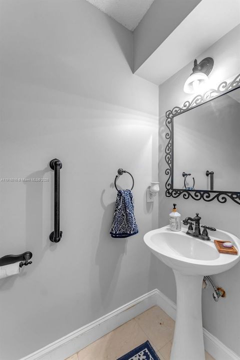 待售: $837,000 (4 贝兹, 2 浴室, 2458 平方英尺)