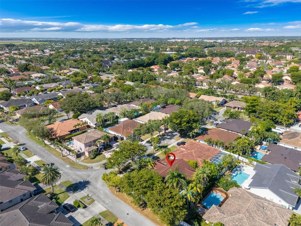 待售: $837,000 (4 贝兹, 2 浴室, 2458 平方英尺)