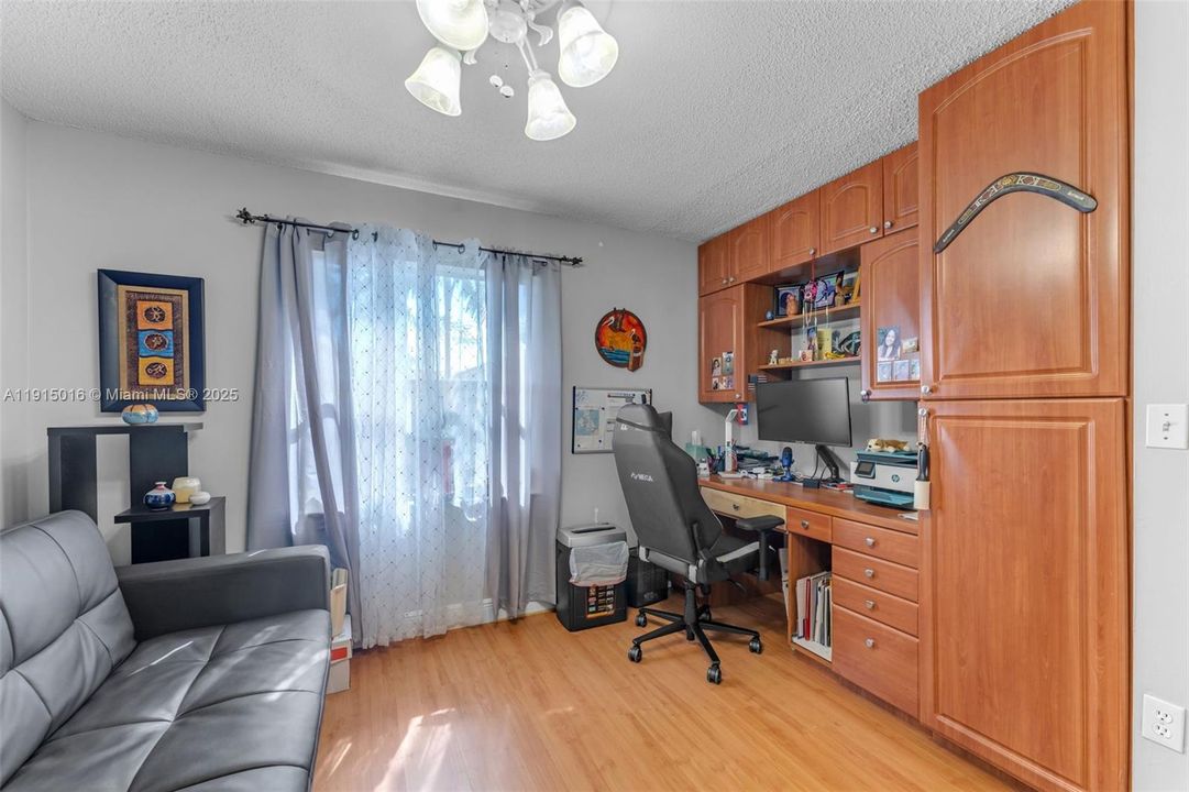 待售: $837,000 (4 贝兹, 2 浴室, 2458 平方英尺)