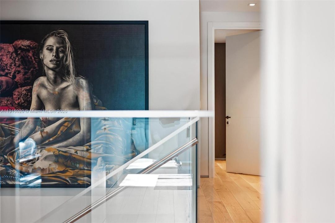 出租: $55,000 (5 贝兹, 5 浴室, 4250 平方英尺)