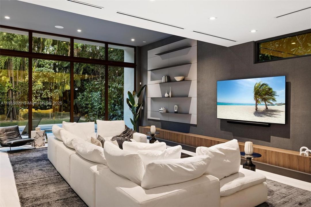 出租: $55,000 (5 贝兹, 5 浴室, 4250 平方英尺)