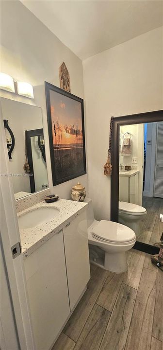 For Sale: $239,900 (1 beds, 1 baths, 652 Square Feet)