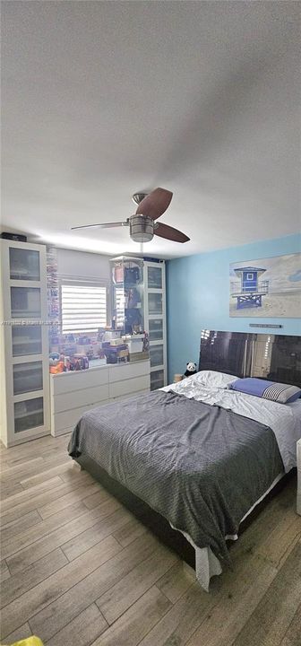 For Sale: $239,900 (1 beds, 1 baths, 652 Square Feet)