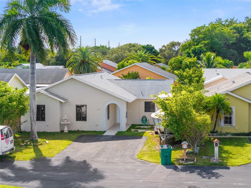 Active With Contract: $479,000 (3 beds, 2 baths, 1397 Square Feet)