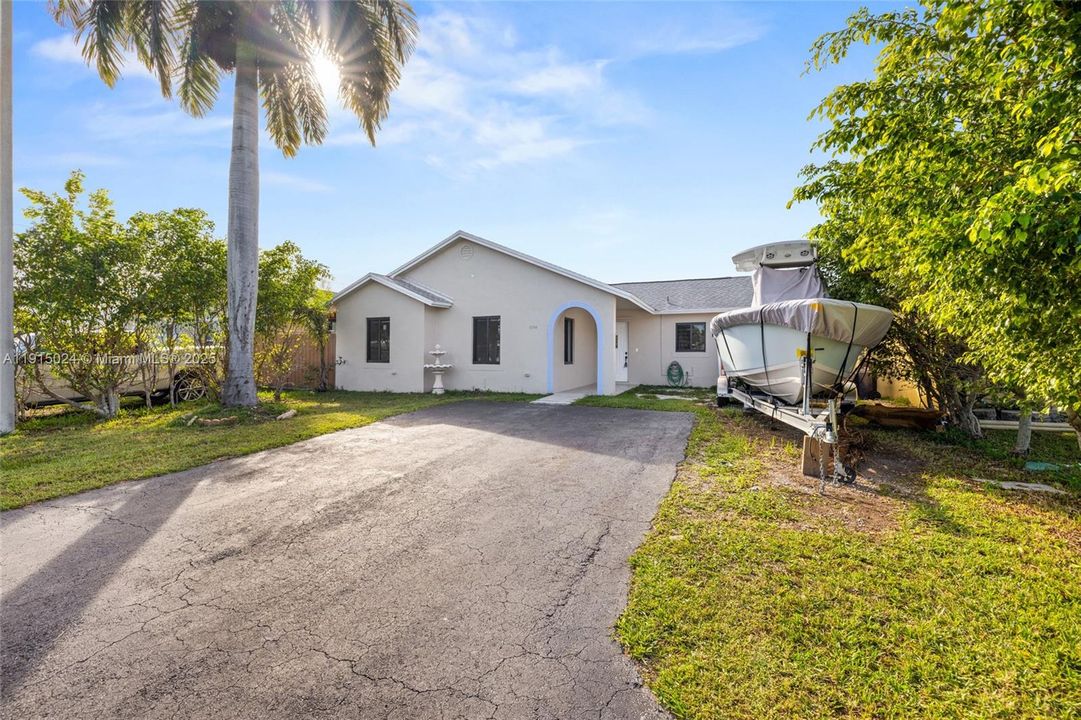 Active With Contract: $479,000 (3 beds, 2 baths, 1397 Square Feet)