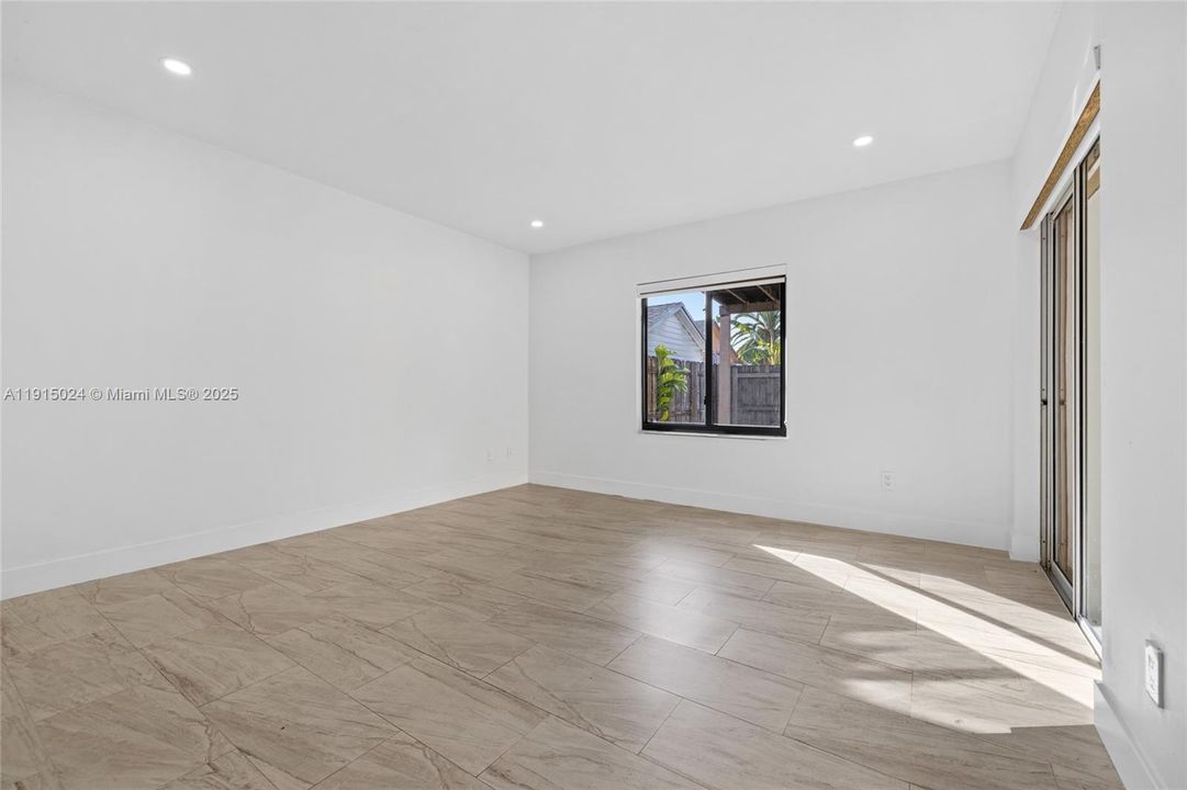 Active With Contract: $479,000 (3 beds, 2 baths, 1397 Square Feet)