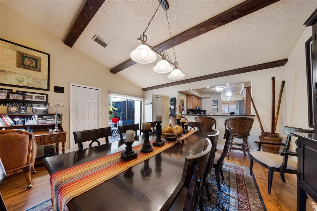 For Sale: $476,000 (3 beds, 2 baths, 1836 Square Feet)