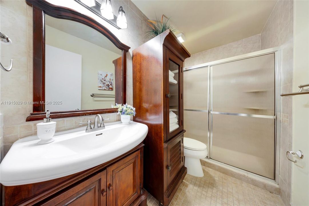 For Sale: $476,000 (3 beds, 2 baths, 1836 Square Feet)