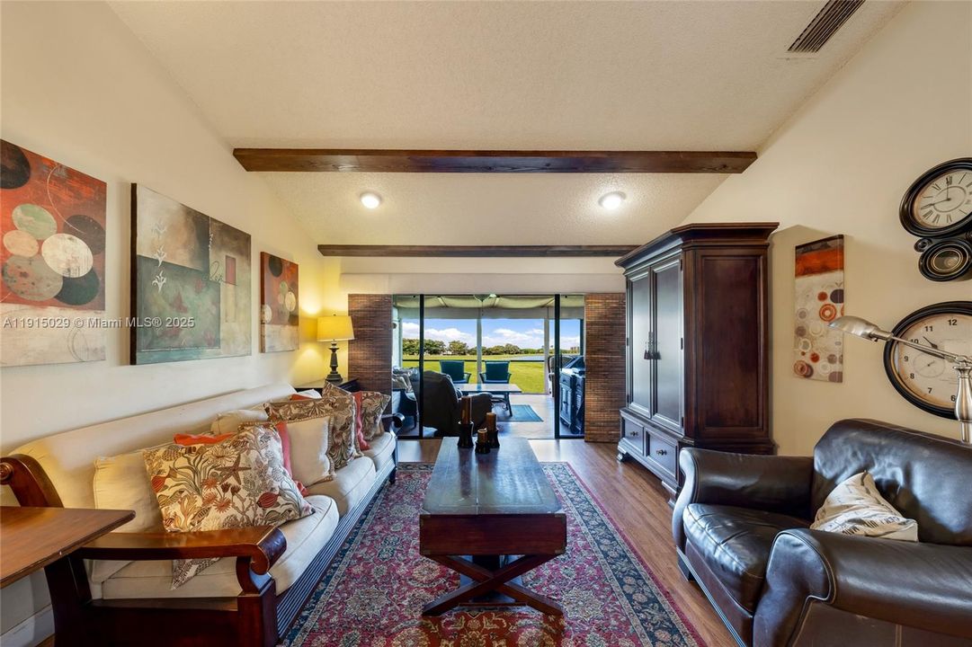 For Sale: $476,000 (3 beds, 2 baths, 1836 Square Feet)