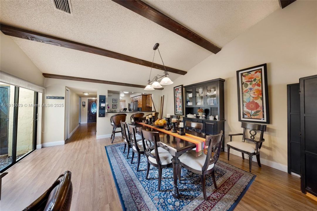 For Sale: $476,000 (3 beds, 2 baths, 1836 Square Feet)