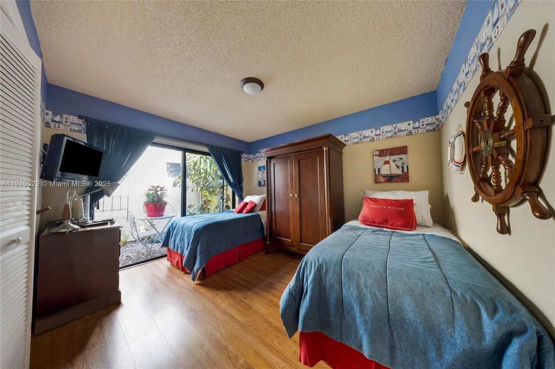 For Sale: $476,000 (3 beds, 2 baths, 1836 Square Feet)