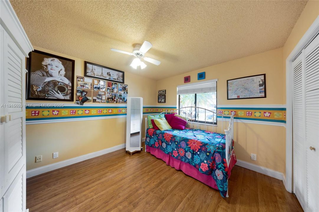 For Sale: $476,000 (3 beds, 2 baths, 1836 Square Feet)