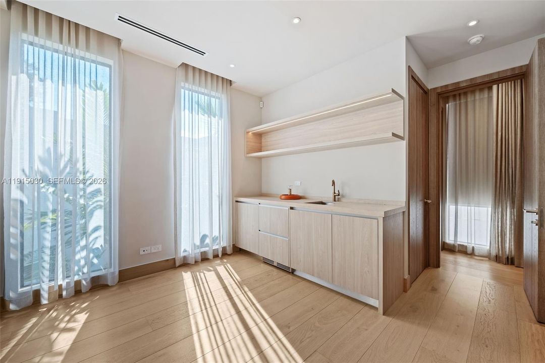 For Sale: $6,250,000 (4 beds, 4 baths, 3367 Square Feet)