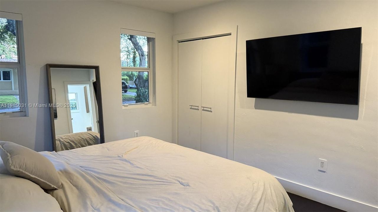 MBR with second closet