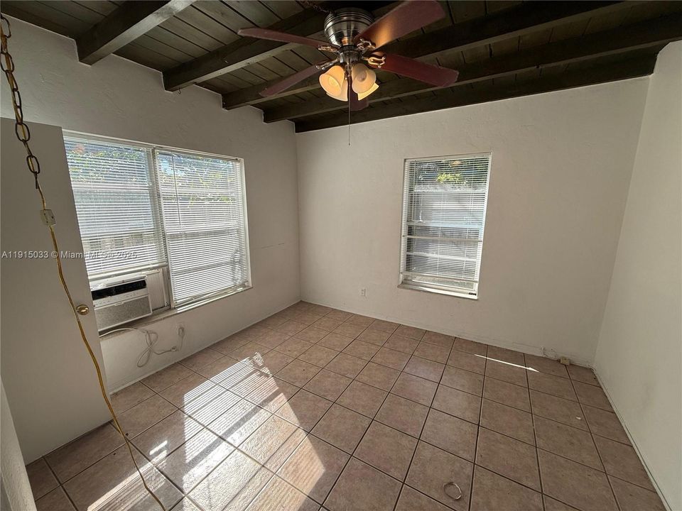 Active With Contract: $2,000 (2 beds, 1 baths, 2891 Square Feet)