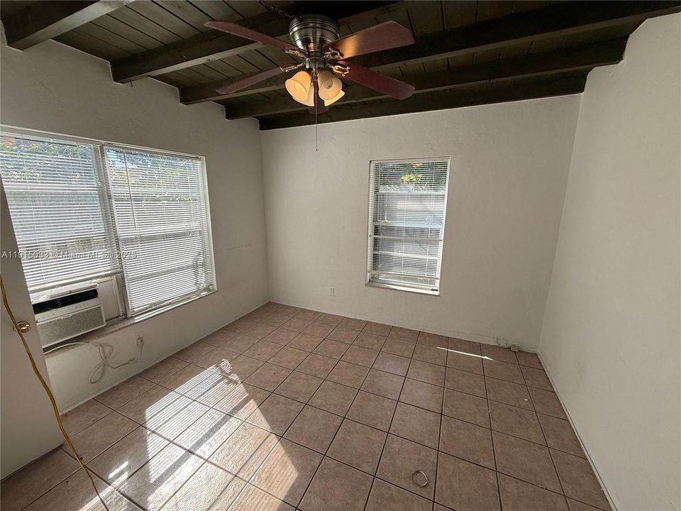 Active With Contract: $2,000 (2 beds, 1 baths, 2891 Square Feet)