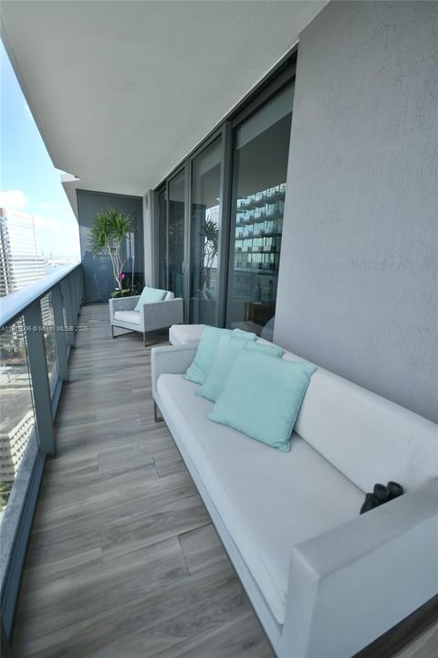 For Rent: $9,000 (3 beds, 3 baths, 1450 Square Feet)