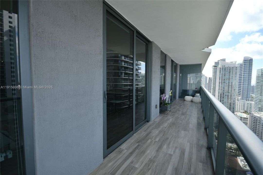 For Rent: $9,000 (3 beds, 3 baths, 1450 Square Feet)