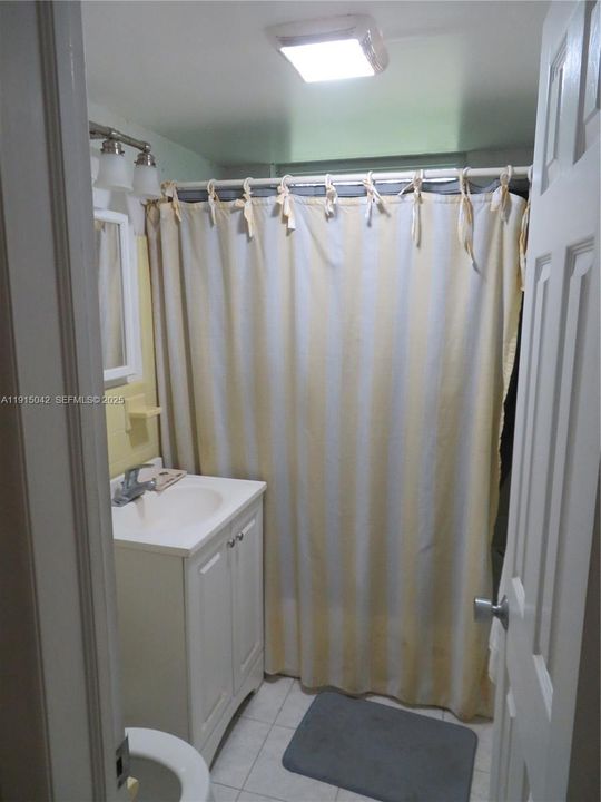 待售: $2,294,900 (3 贝兹, 1 浴室, 1801 平方英尺)