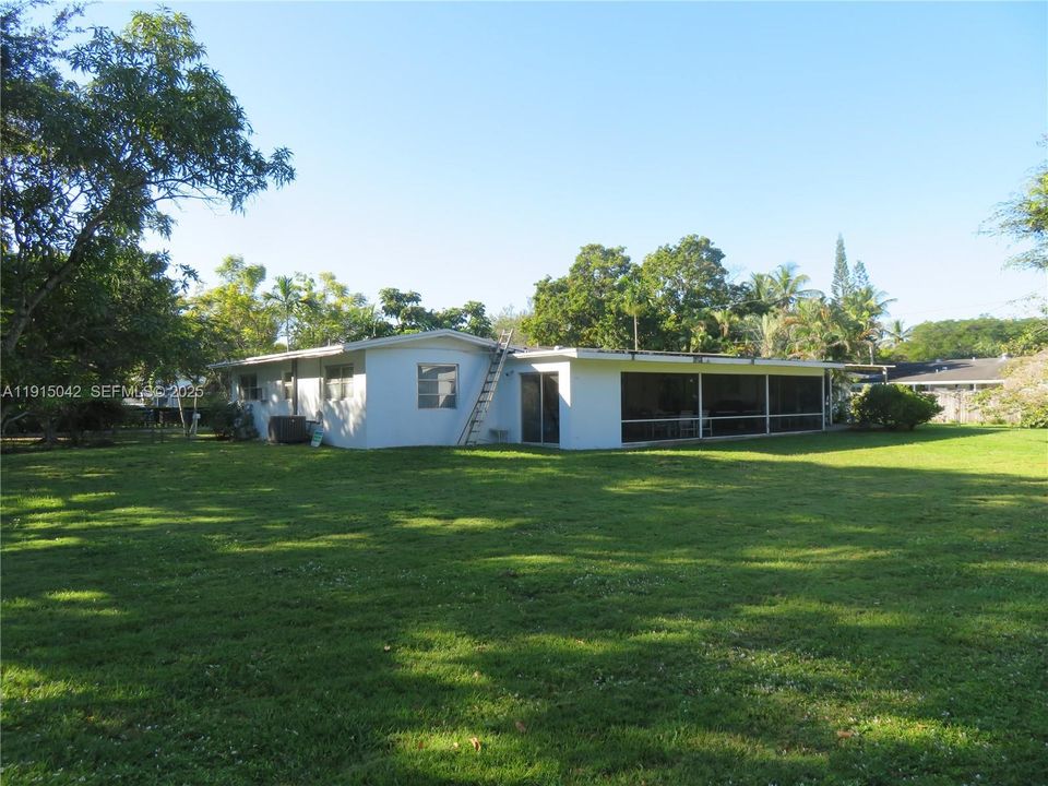 待售: $2,294,900 (3 贝兹, 1 浴室, 1801 平方英尺)