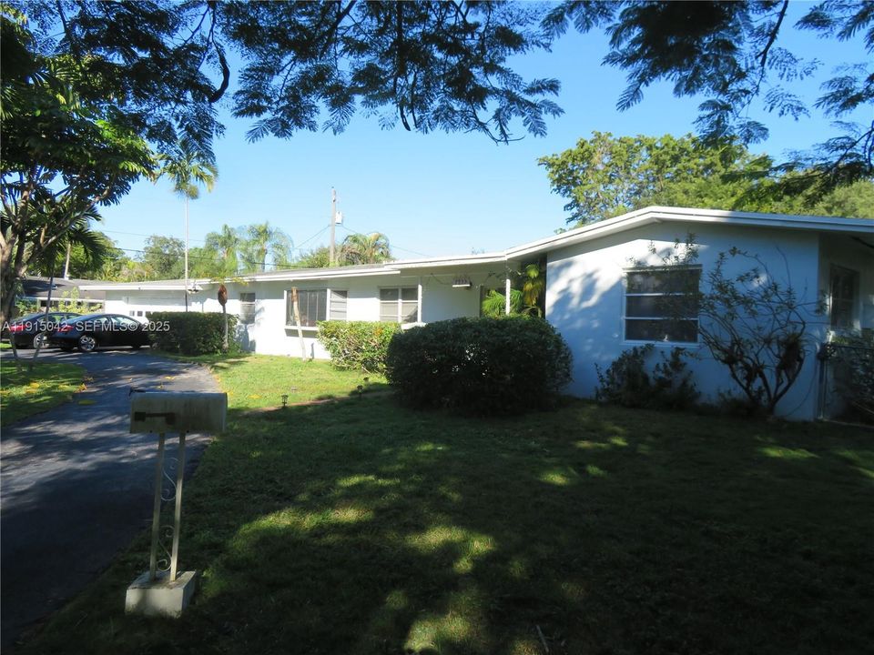 待售: $2,294,900 (3 贝兹, 1 浴室, 1801 平方英尺)