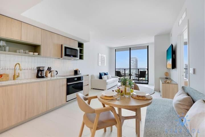 En Venta: $629,900 (1 camas, 1 baños, 588 Pies cuadrados)