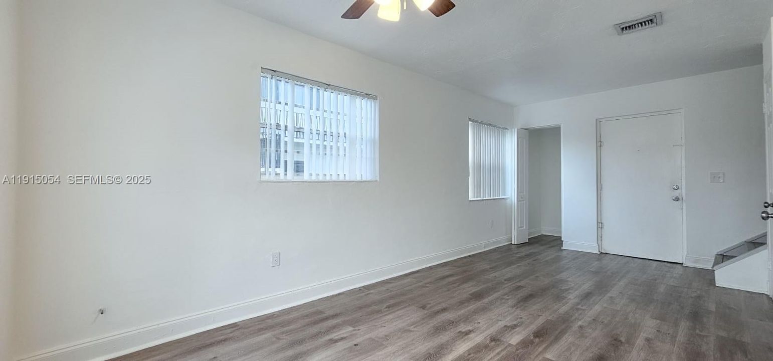 Activo con contrato: $1,900 (2 camas, 2 baños, 802 Pies cuadrados)