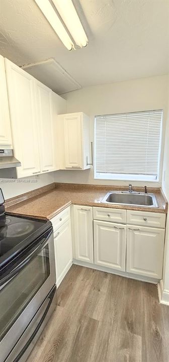 Activo con contrato: $1,900 (2 camas, 2 baños, 802 Pies cuadrados)