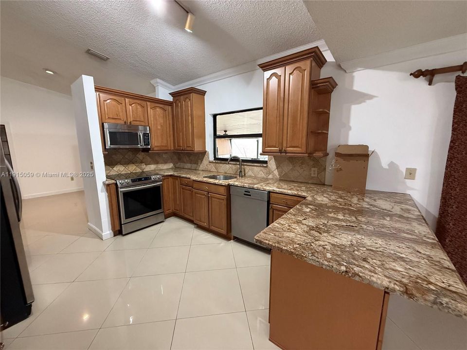 For Rent: $4,500 (4 beds, 3 baths, 3699 Square Feet)