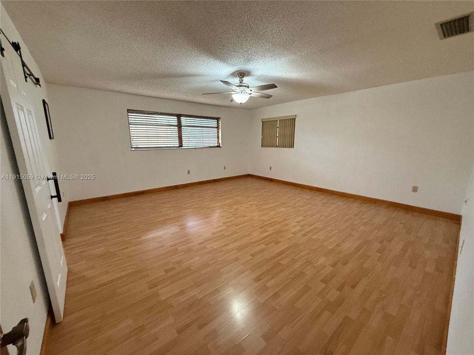 For Rent: $4,500 (4 beds, 3 baths, 3699 Square Feet)