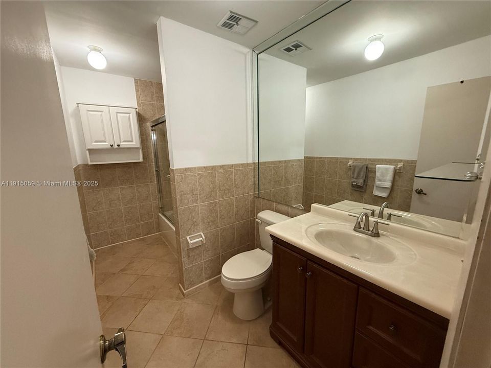 For Rent: $4,500 (4 beds, 3 baths, 3699 Square Feet)