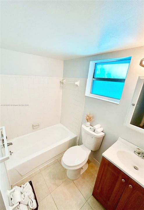 待售: $104,999 (1 贝兹, 1 浴室, 624 平方英尺)